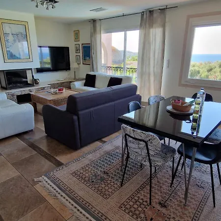 Arena Bianca Apartment *
