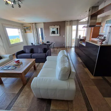 Arena Bianca Apartment *