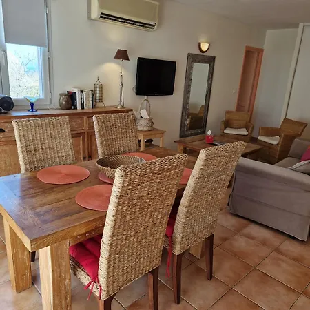 Arena Bianca Apartment *