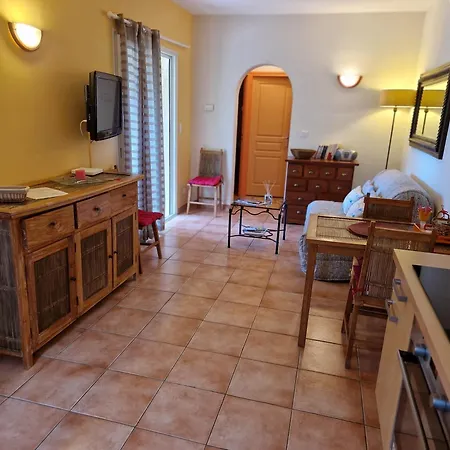 Arena Bianca Apartament Monticello